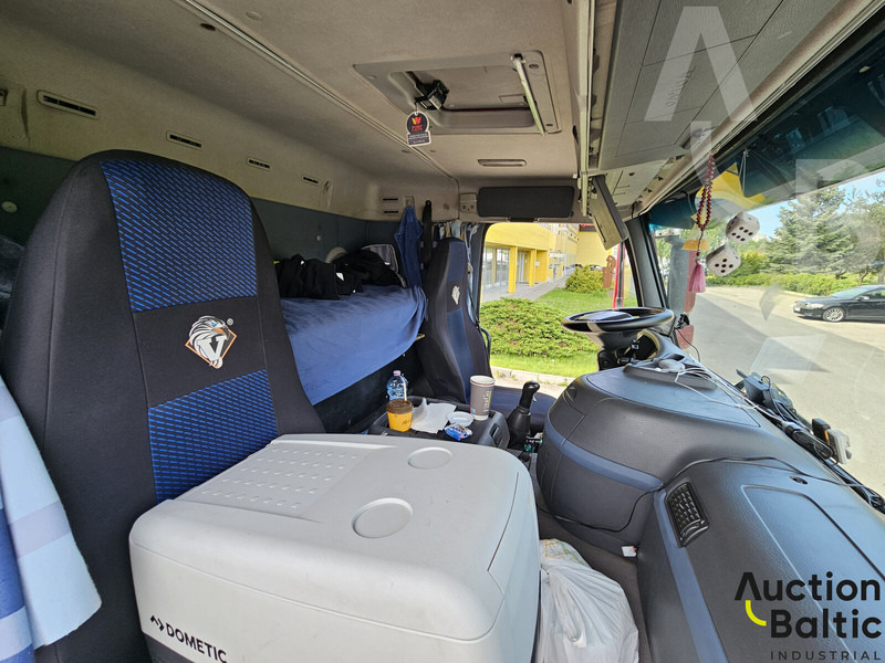 Volvo FM440 - شاحنة نقل سيارات شاحنة: صور 5 Volvo FM440 - شاحنة نقل سيارات شاحنة: صور 5