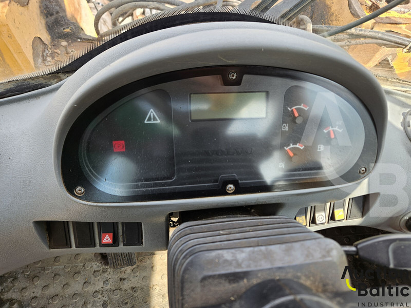 Volvo L 110 E - اللودر بعجل: صور 5 Volvo L 110 E - اللودر بعجل: صور 5