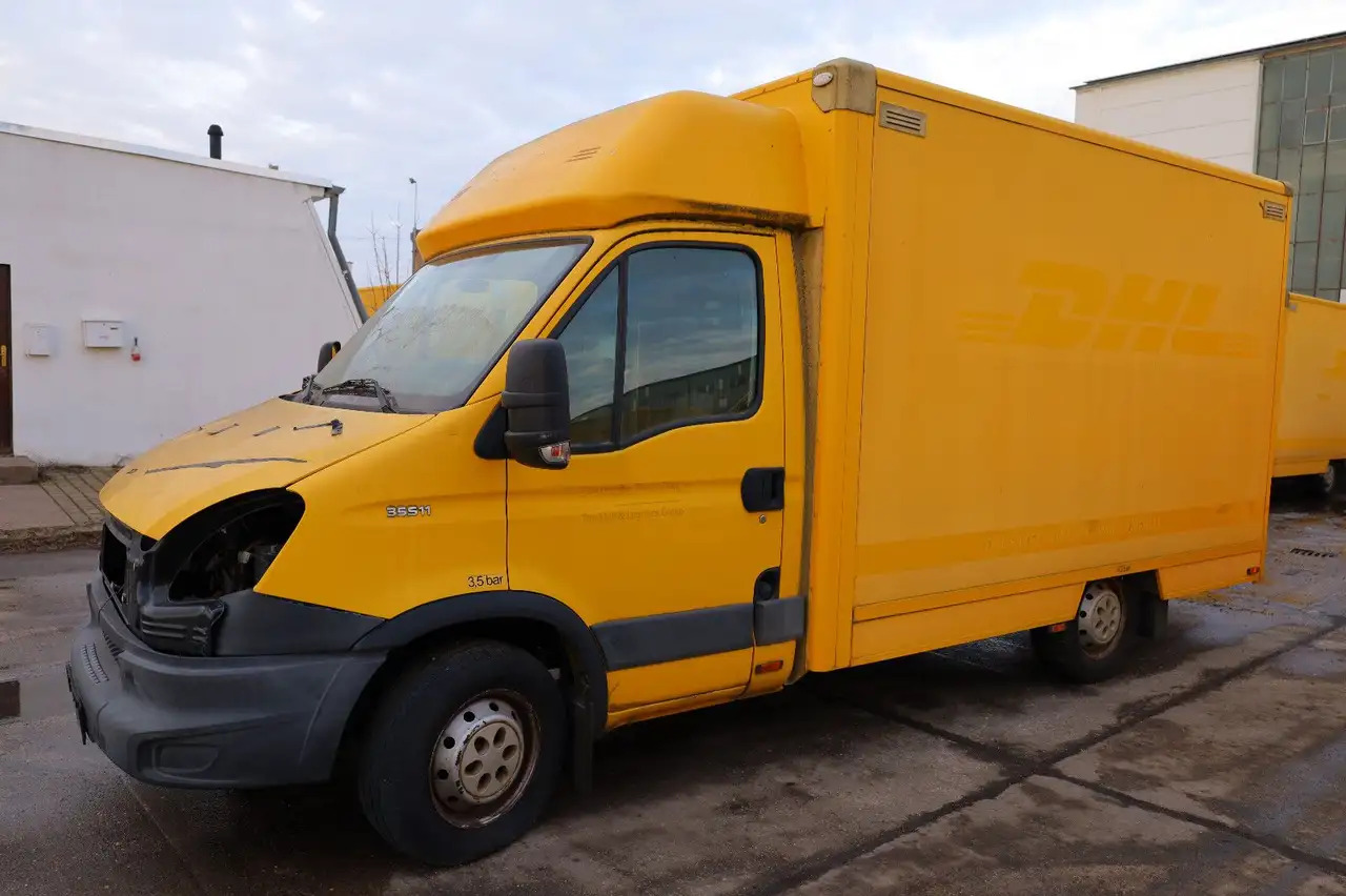 Iveco Daily/Motorschaden/Luftfeder/KURZ/1. Hand - الشاحنات الصغيرة صندوق مغلق: صور 1 Iveco Daily/Motorschaden/Luftfeder/KURZ/1. Hand - الشاحنات الصغيرة صندوق مغلق: صور 1