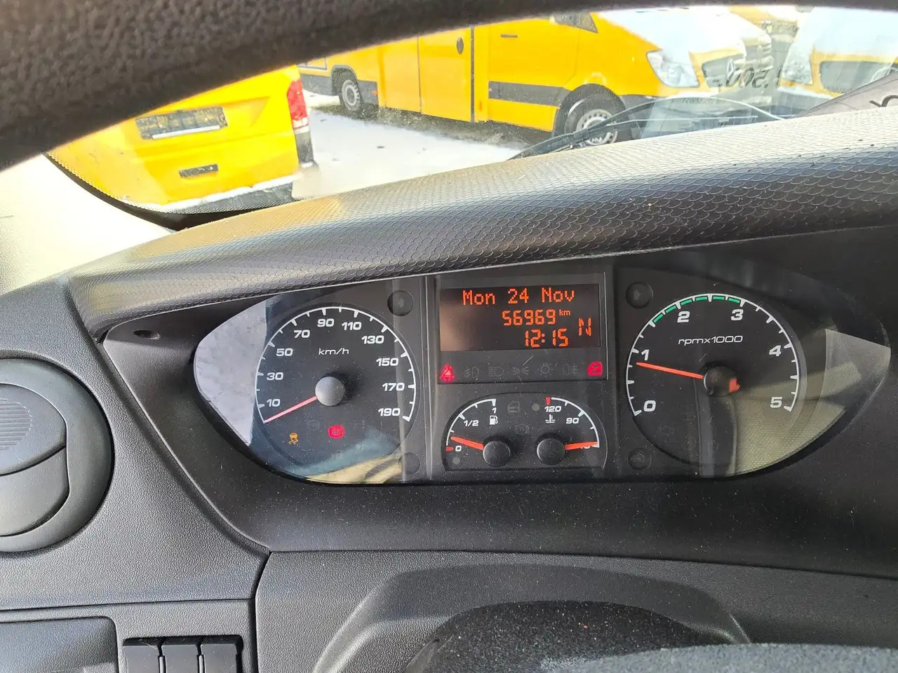 شاحنات طعام Iveco IS35SI2AA/ FOODTRUCK/Daily: صور 15 شاحنات طعام Iveco IS35SI2AA/ FOODTRUCK/Daily: صور 15