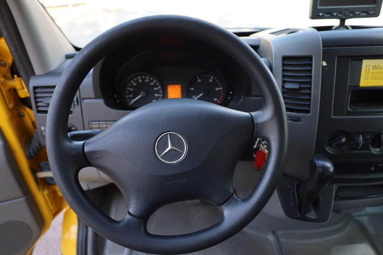 Mercedes-Benz Sprinter II Pritsche/ Koffer/Regalsystem - الشاحنات الصغيرة صندوق مغلق: صور 4 Mercedes-Benz Sprinter II Pritsche/ Koffer/Regalsystem - الشاحنات الصغيرة صندوق مغلق: صور 4