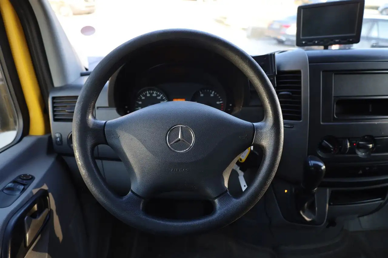 Mercedes-Benz Sprinter II Pritsche/ Koffer/Regalsystem - الشاحنات الصغيرة صندوق مغلق: صور 5 Mercedes-Benz Sprinter II Pritsche/ Koffer/Regalsystem - الشاحنات الصغيرة صندوق مغلق: صور 5