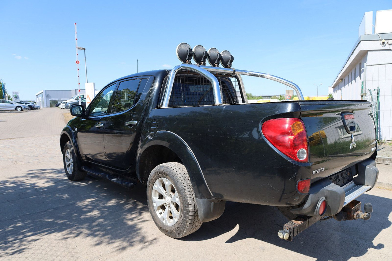 Mitsubishi L200 Invite 2.5 DI - سيارة دفع رباعي: صور 4 Mitsubishi L200 Invite 2.5 DI - سيارة دفع رباعي: صور 4