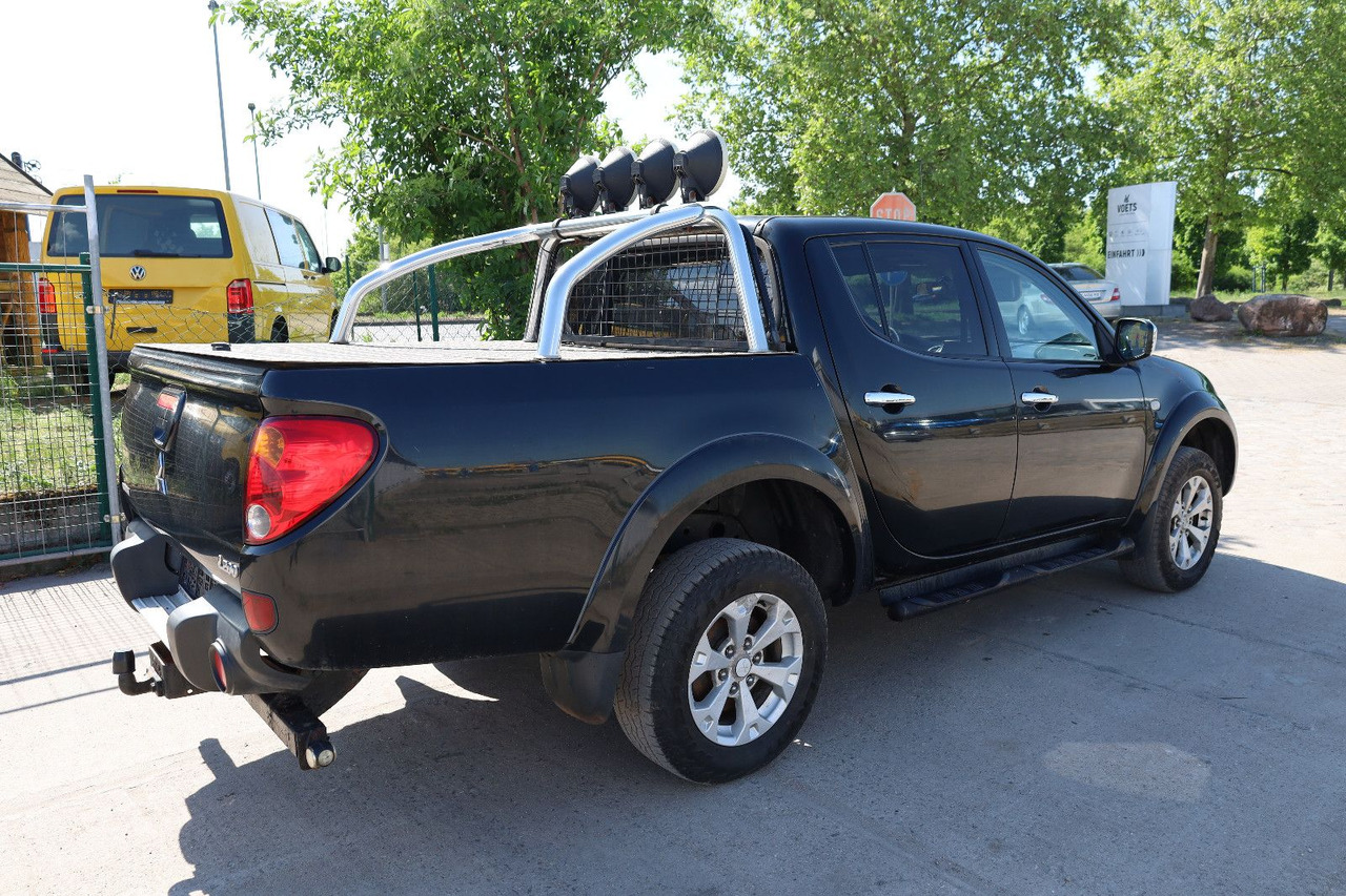 Mitsubishi L200 Invite 2.5 DI - سيارة دفع رباعي: صور 3 Mitsubishi L200 Invite 2.5 DI - سيارة دفع رباعي: صور 3