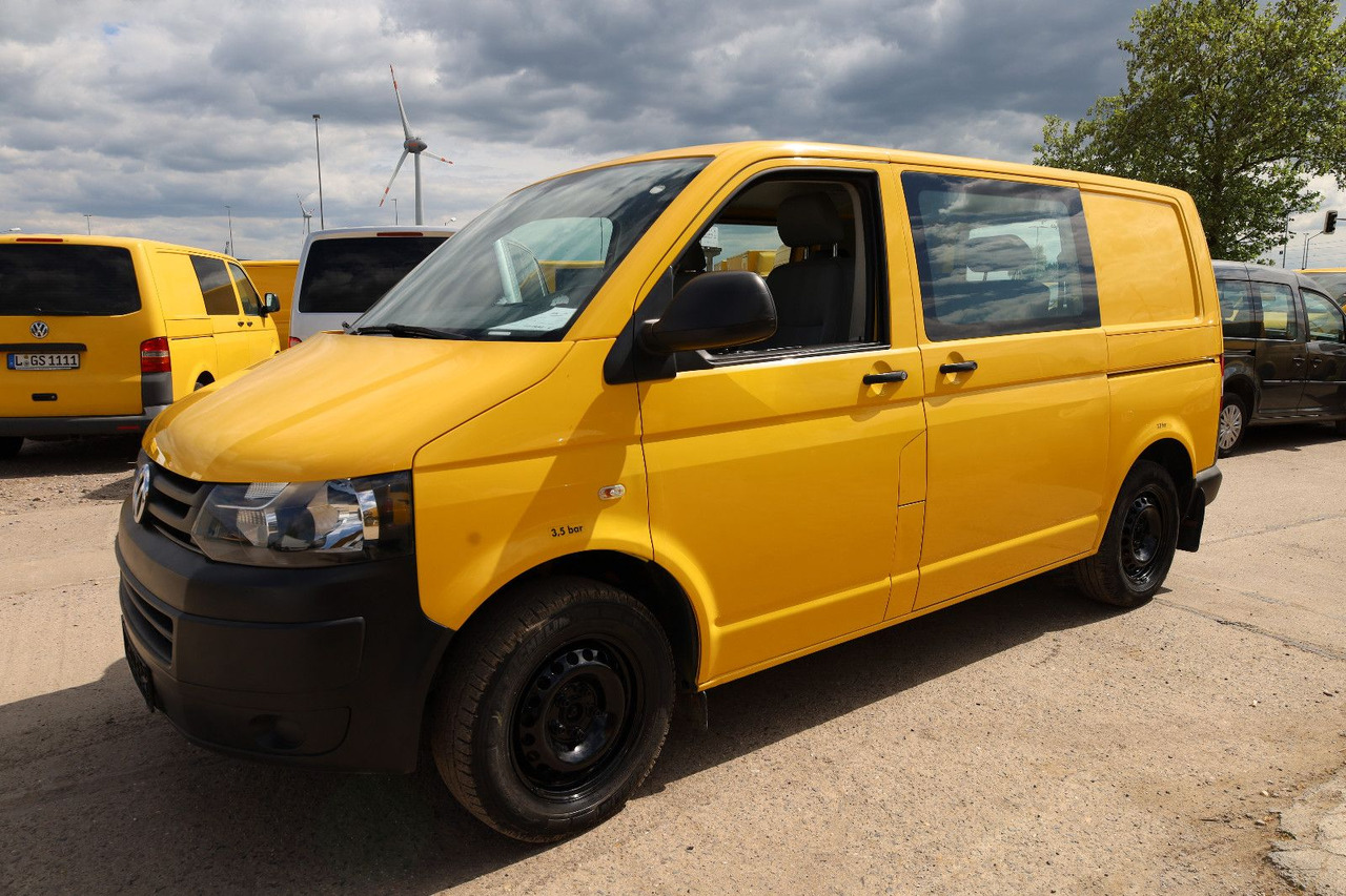Volkswagen T5 Transporter Kasten-Kombi 2.0 TDI/EU5/5-Sitze - ميكروباص: صور 4 Volkswagen T5 Transporter Kasten-Kombi 2.0 TDI/EU5/5-Sitze - ميكروباص: صور 4