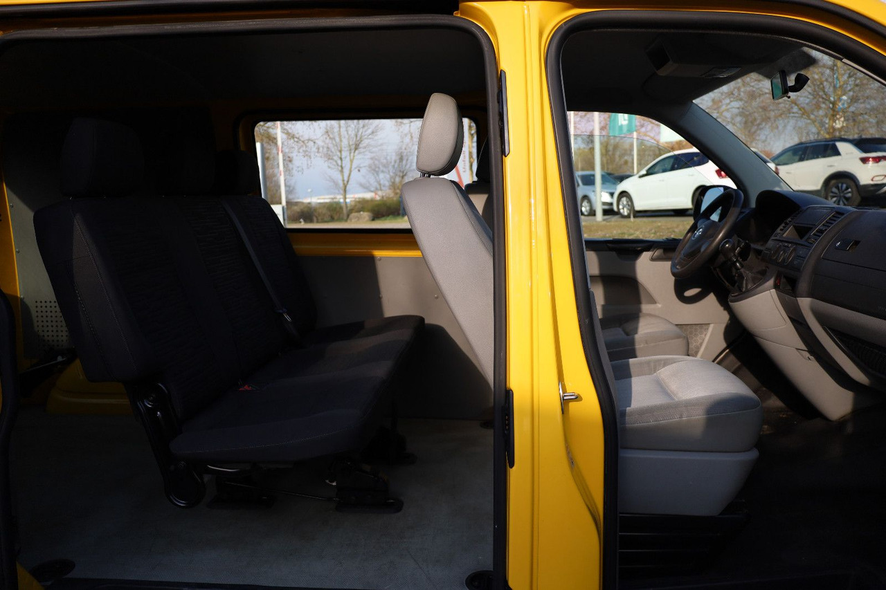 Volkswagen T5 Transporter Kasten-Kombi 2.0 TDI/EU5/5-Sitze - ميكروباص: صور 4 Volkswagen T5 Transporter Kasten-Kombi 2.0 TDI/EU5/5-Sitze - ميكروباص: صور 4