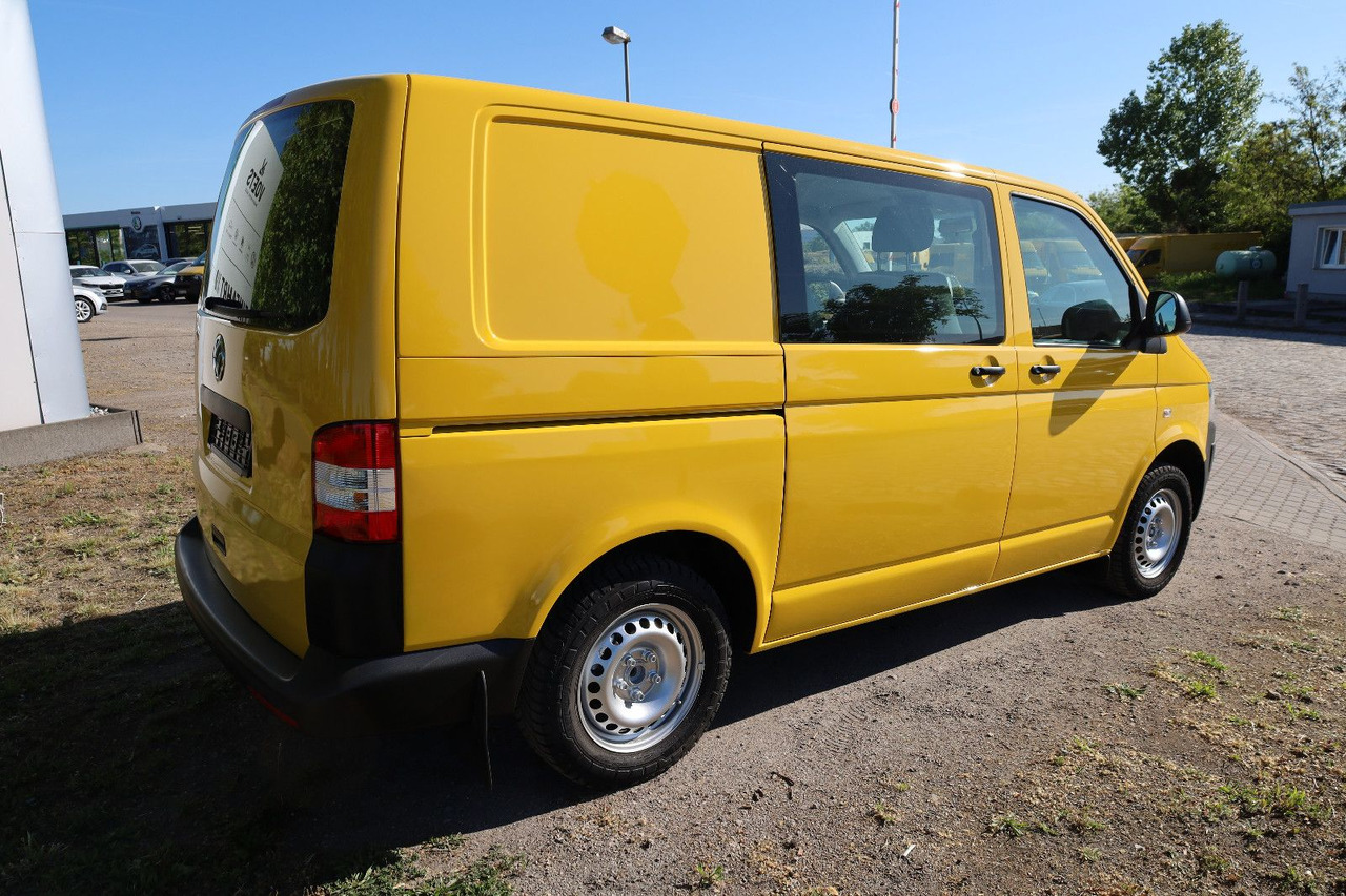 Volkswagen T5 Transporter Kasten-Kombi 2.0 TDI/EU5/5-Sitze - ميكروباص: صور 4 Volkswagen T5 Transporter Kasten-Kombi 2.0 TDI/EU5/5-Sitze - ميكروباص: صور 4