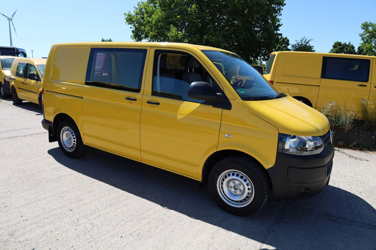 Volkswagen T5 Transporter Kasten-Kombi 2.0 TDI/EU5 - فان المدمجة: صور 1 Volkswagen T5 Transporter Kasten-Kombi 2.0 TDI/EU5 - فان المدمجة: صور 1