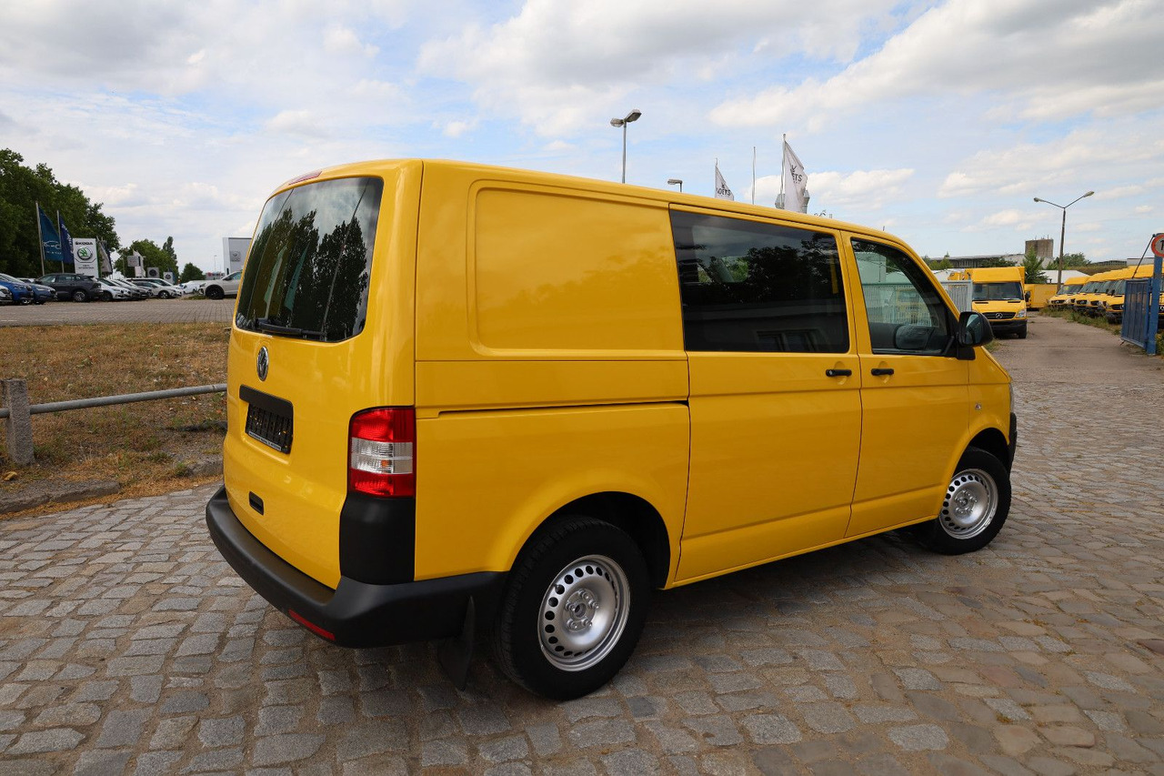 Volkswagen T5 Transporter Kasten-Kombi 2.0 TDI/EU5 - فان المدمجة: صور 4 Volkswagen T5 Transporter Kasten-Kombi 2.0 TDI/EU5 - فان المدمجة: صور 4