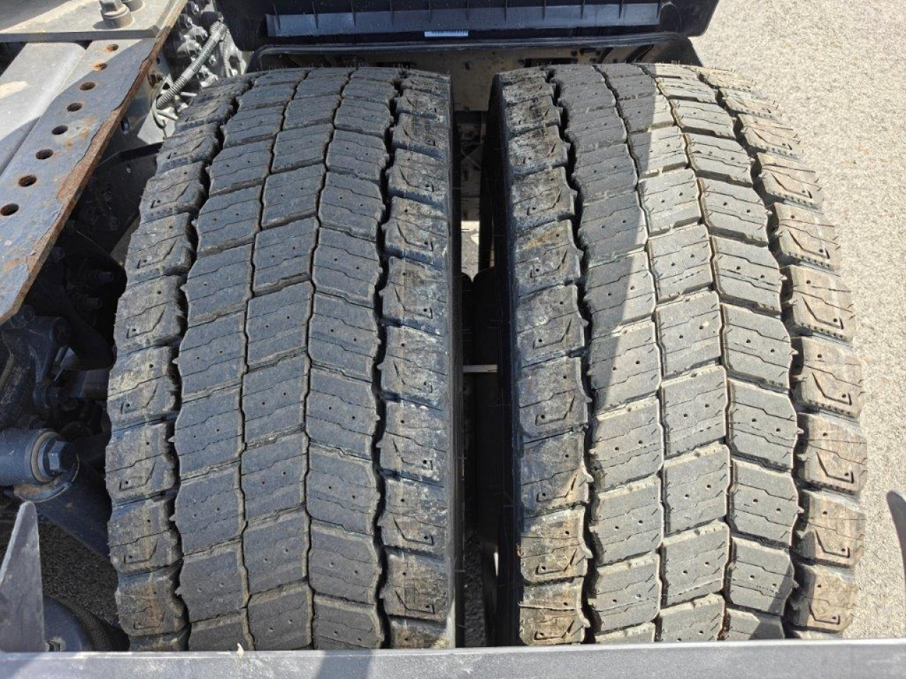 IVECO S-Way AS440S46T/P2LNG Euro6 Intarder Klima - شاحنة جرار: صور 3 IVECO S-Way AS440S46T/P2LNG Euro6 Intarder Klima - شاحنة جرار: صور 3