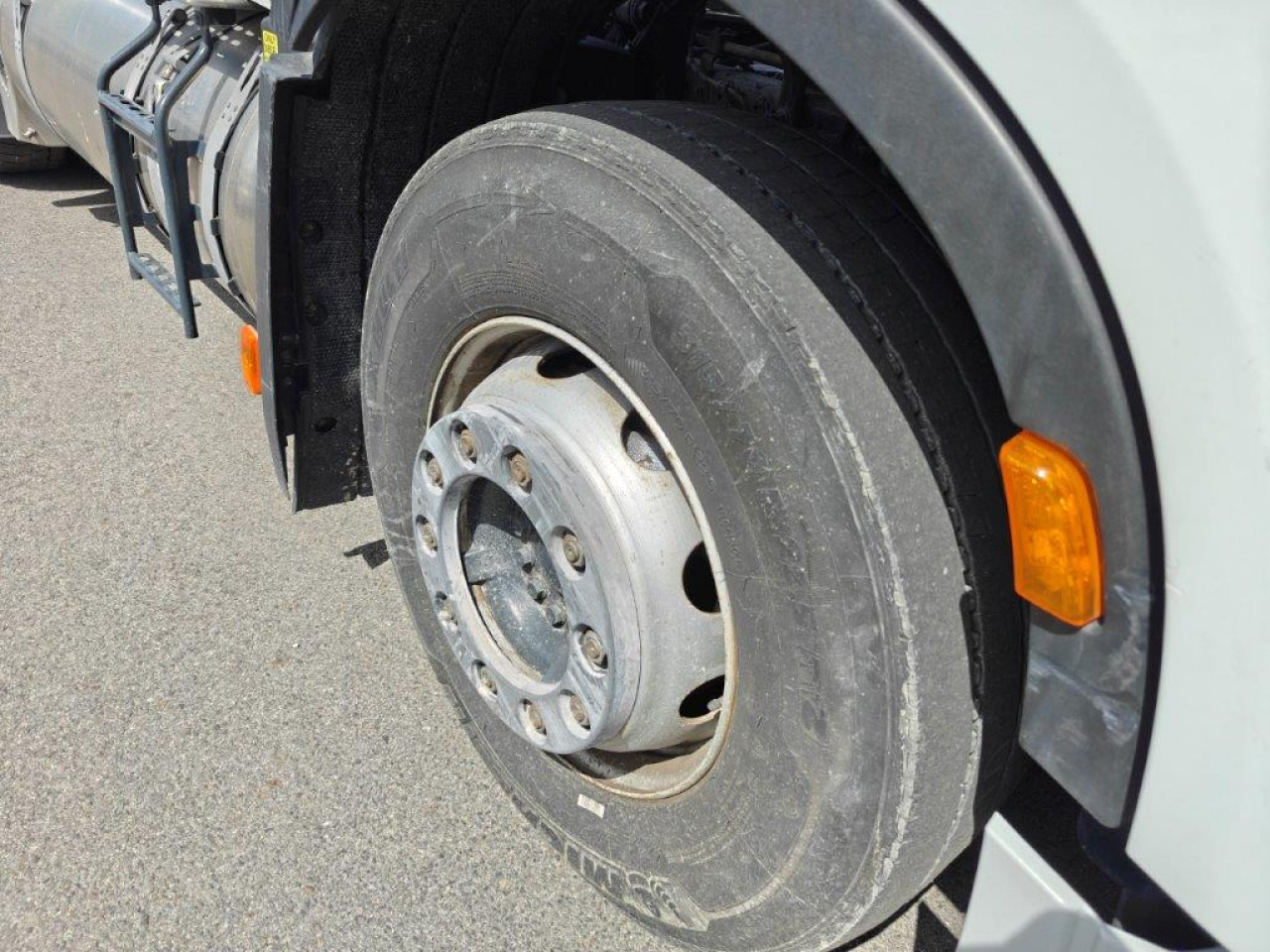 IVECO Stralis AS440S46T/P2LNG Euro6 Intarder Klima - شاحنة جرار: صور 2 IVECO Stralis AS440S46T/P2LNG Euro6 Intarder Klima - شاحنة جرار: صور 2