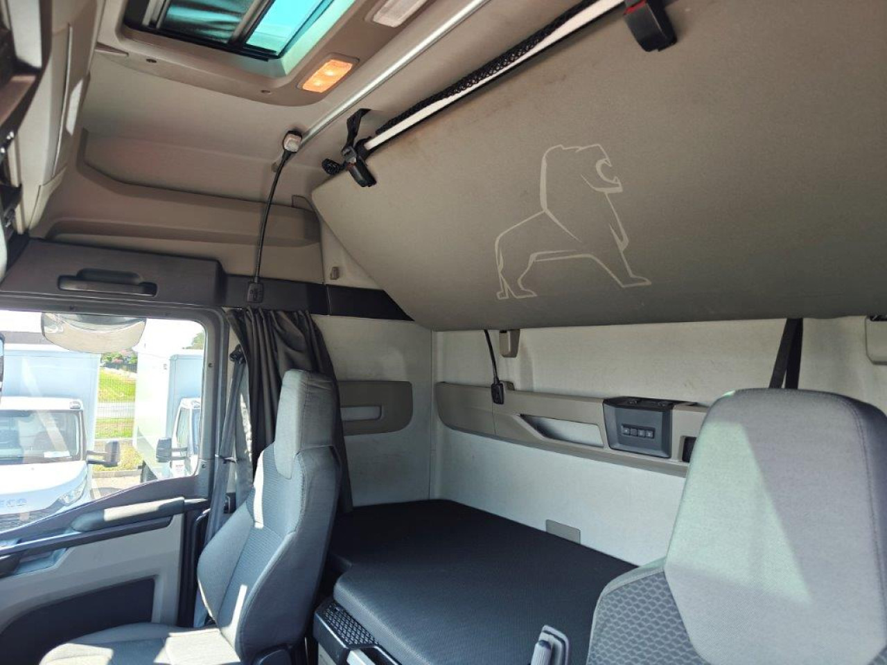 MAN TGX185104x2BLSA Euro6 Luftfeder - شاحنة جرار: صور 4 MAN TGX185104x2BLSA Euro6 Luftfeder - شاحنة جرار: صور 4