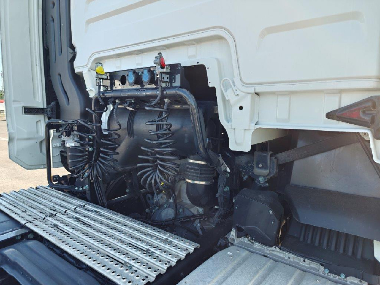 MAN TGX185104x2BLSA Euro6 Luftfeder - شاحنة جرار: صور 4 MAN TGX185104x2BLSA Euro6 Luftfeder - شاحنة جرار: صور 4