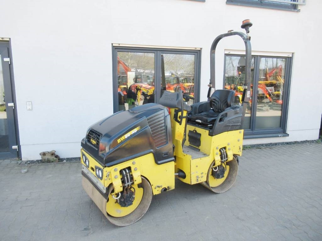 Bomag BW 80 AD-5 - مدحلة الأسفلت: صور 1 Bomag BW 80 AD-5 - مدحلة الأسفلت: صور 1