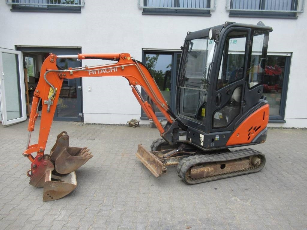 Hitachi ZX 18-3 CLR - حفارة مصغرة: صور 1 Hitachi ZX 18-3 CLR - حفارة مصغرة: صور 1