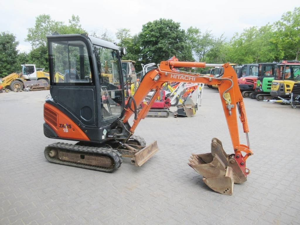 Hitachi ZX 18-3 CLR - حفارة مصغرة: صور 2 Hitachi ZX 18-3 CLR - حفارة مصغرة: صور 2