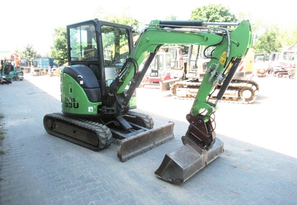 Hitachi ZX33U-6 Powertilt - حفارة مصغرة: صور 2 Hitachi ZX33U-6 Powertilt - حفارة مصغرة: صور 2