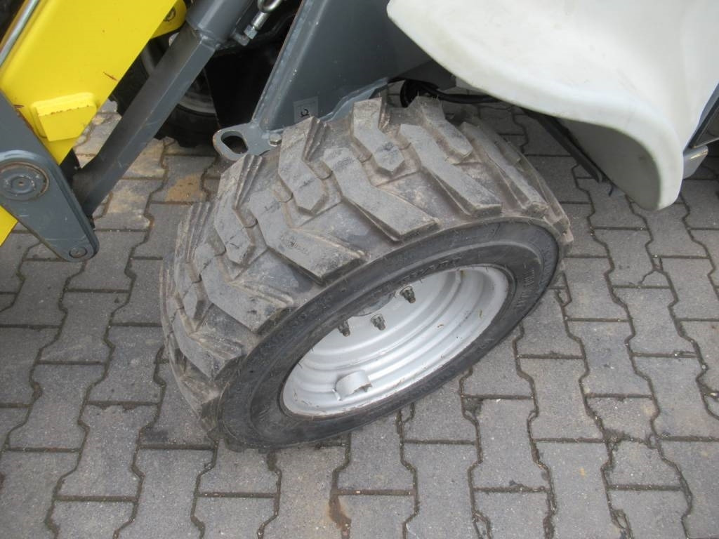 Kramer 5035 Neu Reifen neue Schaufel 33PS Motor - اللودر بعجل: صور 4 Kramer 5035 Neu Reifen neue Schaufel 33PS Motor - اللودر بعجل: صور 4