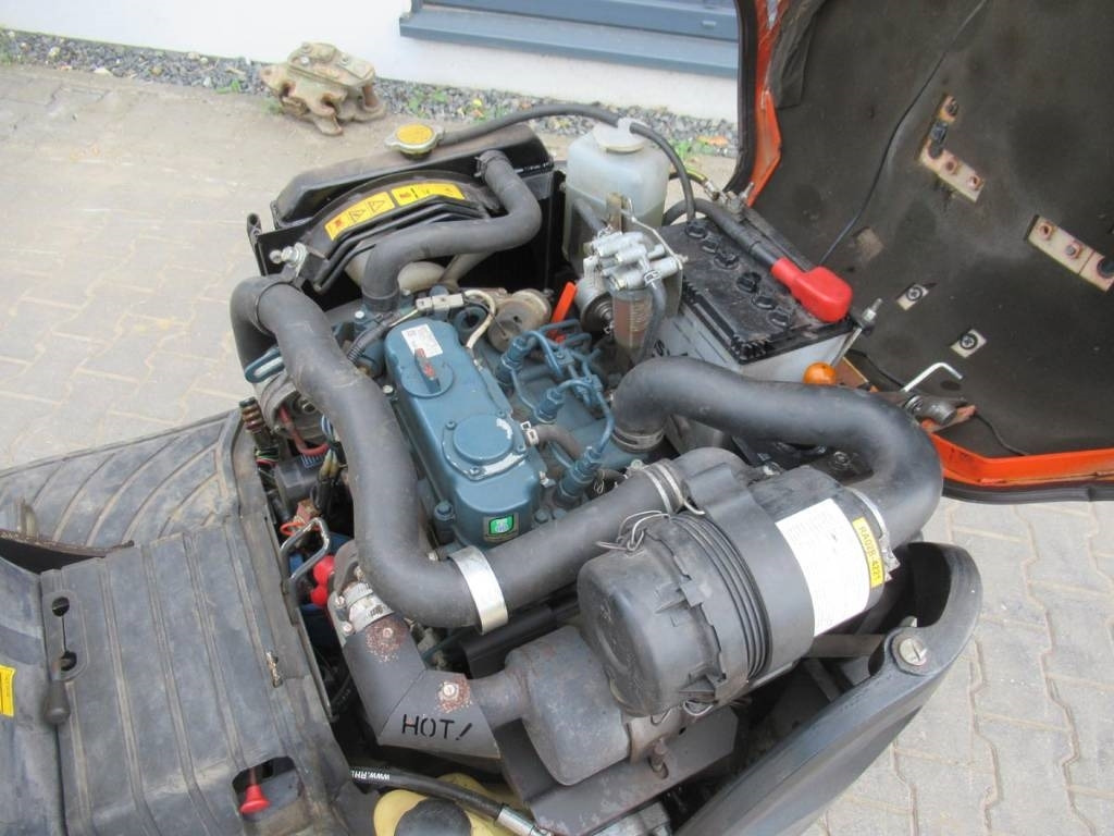 Kubota K003-3  - حفارة مصغرة: صور 5 Kubota K003-3  - حفارة مصغرة: صور 5