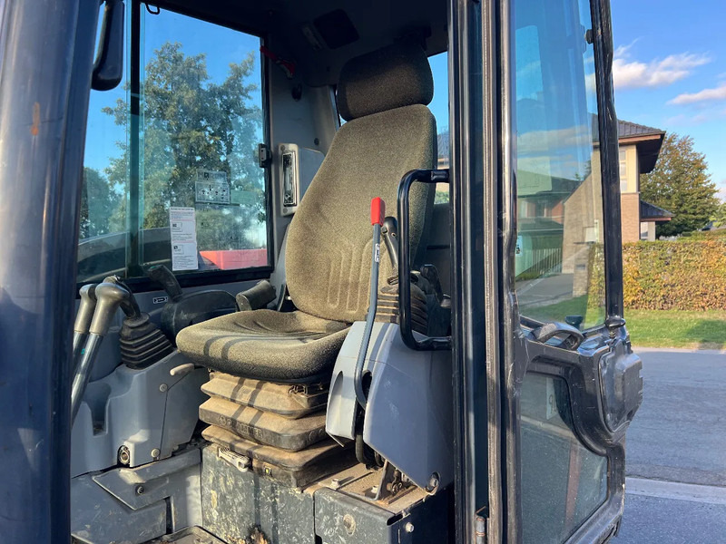 رافعة لجميع التضاريس Kubota KX080-4: صور 11