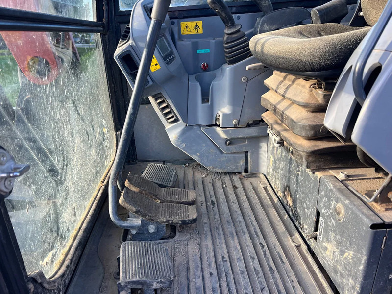 رافعة لجميع التضاريس Kubota KX080-4: صور 12