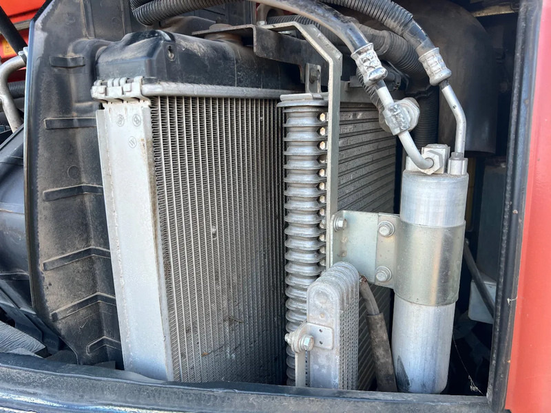 رافعة لجميع التضاريس Kubota KX080-4: صور 8