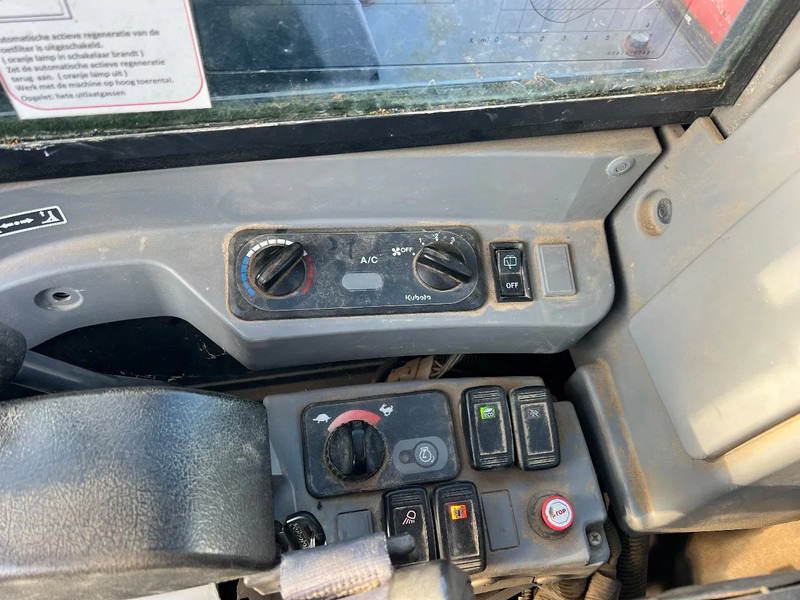 رافعة لجميع التضاريس Kubota KX080-4: صور 13