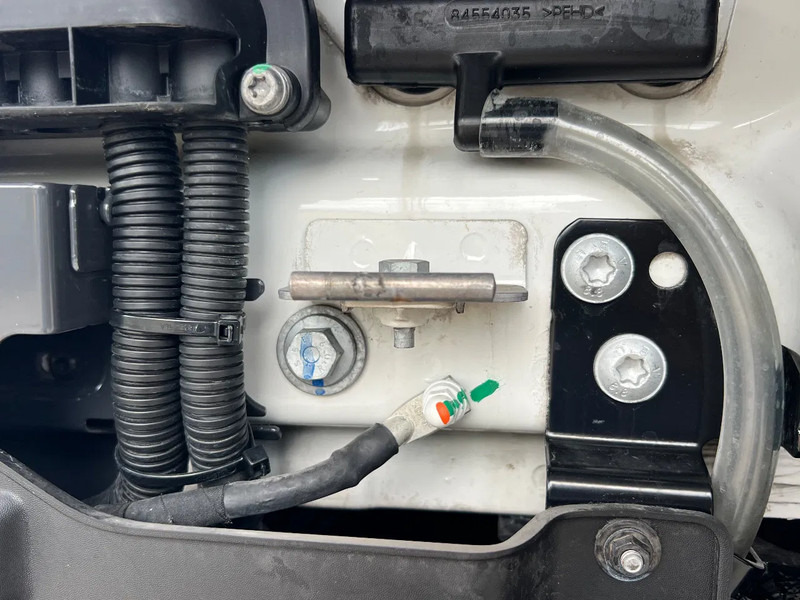 Renault T480 2023 model***T480 330.000km 2 x dieseltanks*** - شاحنة جرار: صور 3 Renault T480 2023 model***T480 330.000km 2 x dieseltanks*** - شاحنة جرار: صور 3