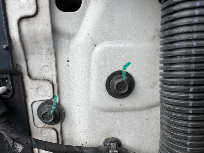 Volvo FH 500 XL CAB*FH500 TURBO COMPOUND*497000km* - شاحنة جرار: صور 5 Volvo FH 500 XL CAB*FH500 TURBO COMPOUND*497000km* - شاحنة جرار: صور 5