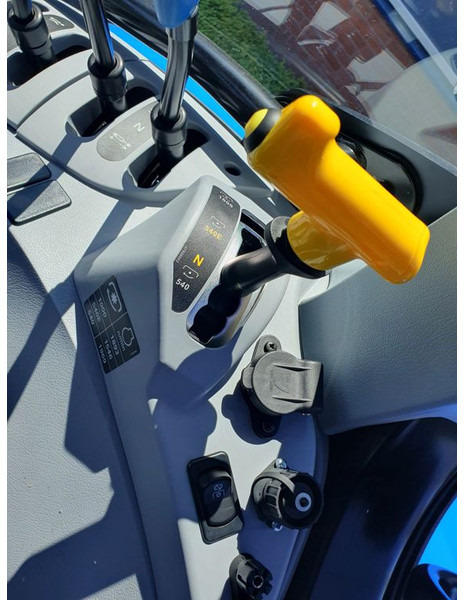 جرار جديد New Holland T6.180 DC: صور 18
