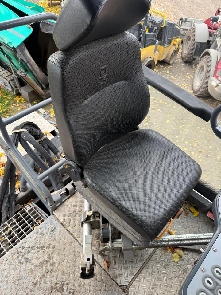 العامل بالقار Vögele SUPER 1800-3i modern paver without AdBlue: صور 7