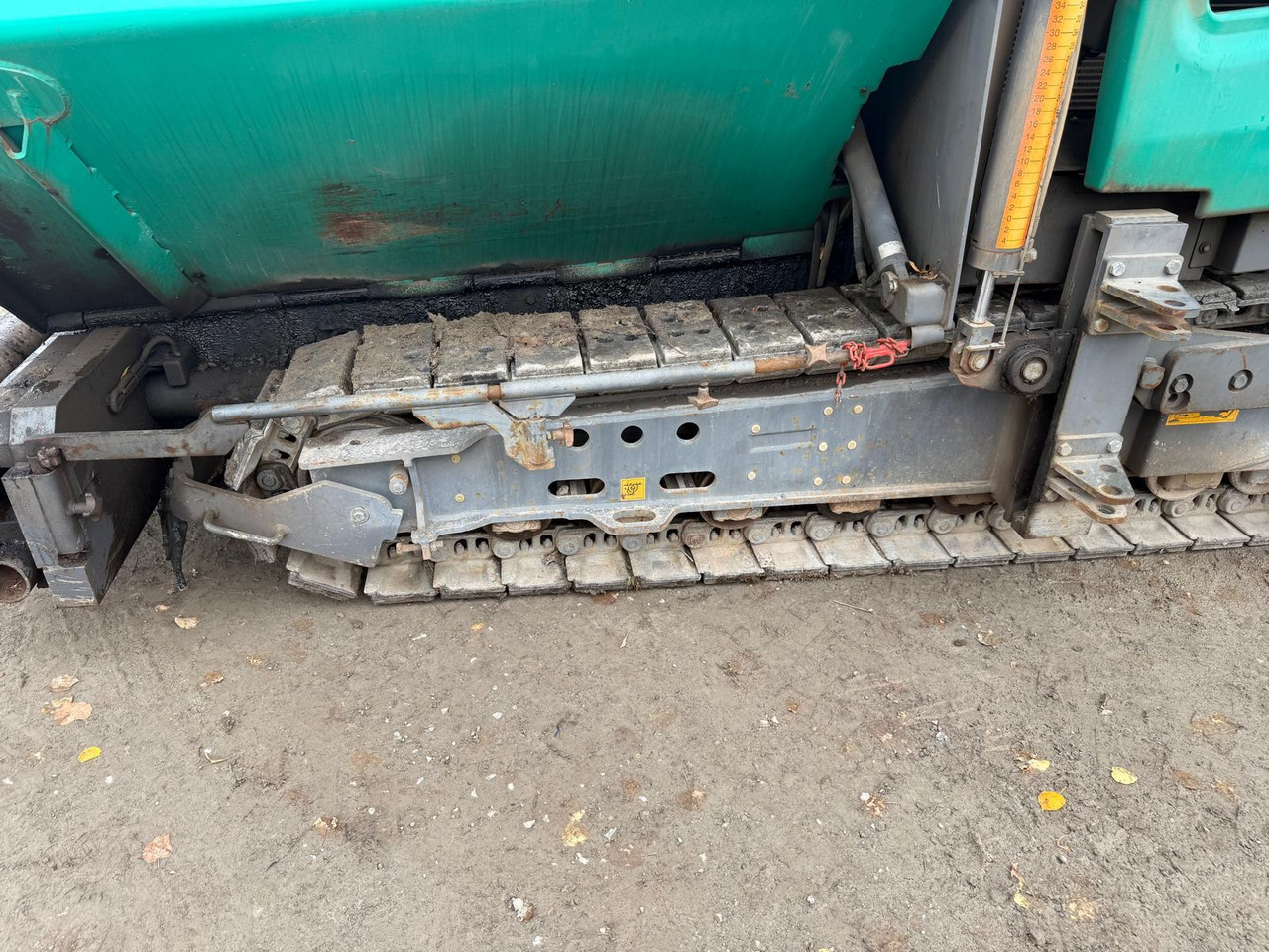 العامل بالقار Vögele SUPER 1800-3i modern paver without AdBlue: صور 20