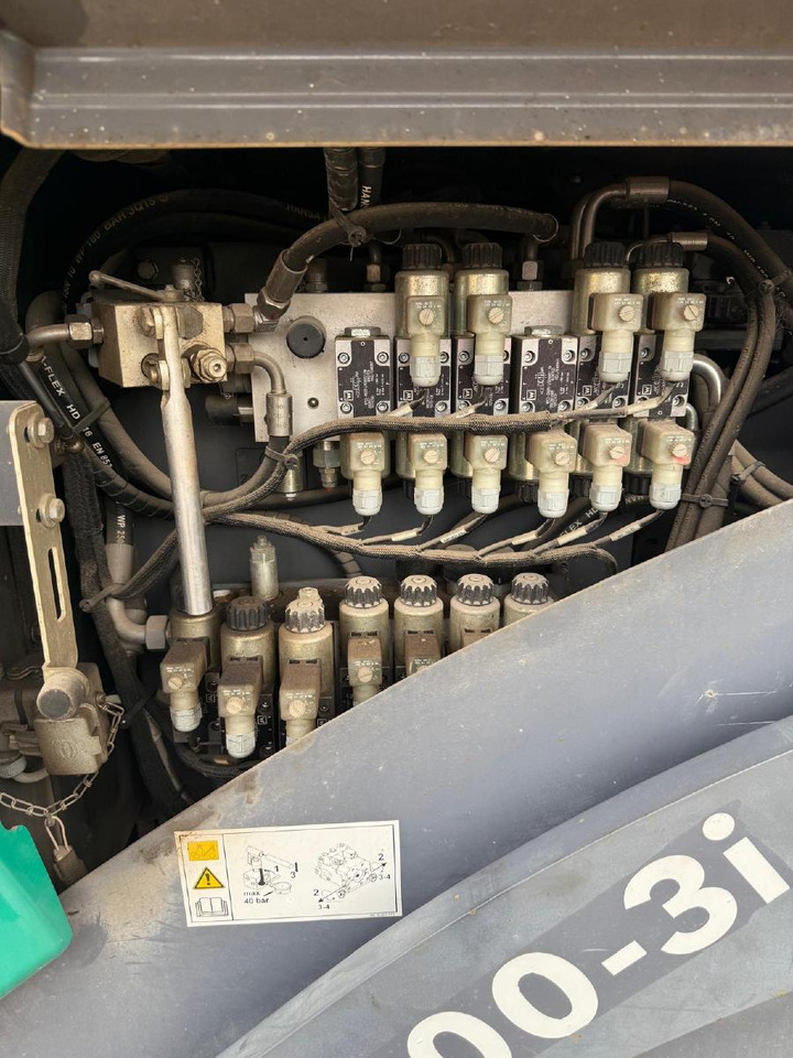 العامل بالقار Vögele SUPER 1800-3i modern paver without AdBlue: صور 16