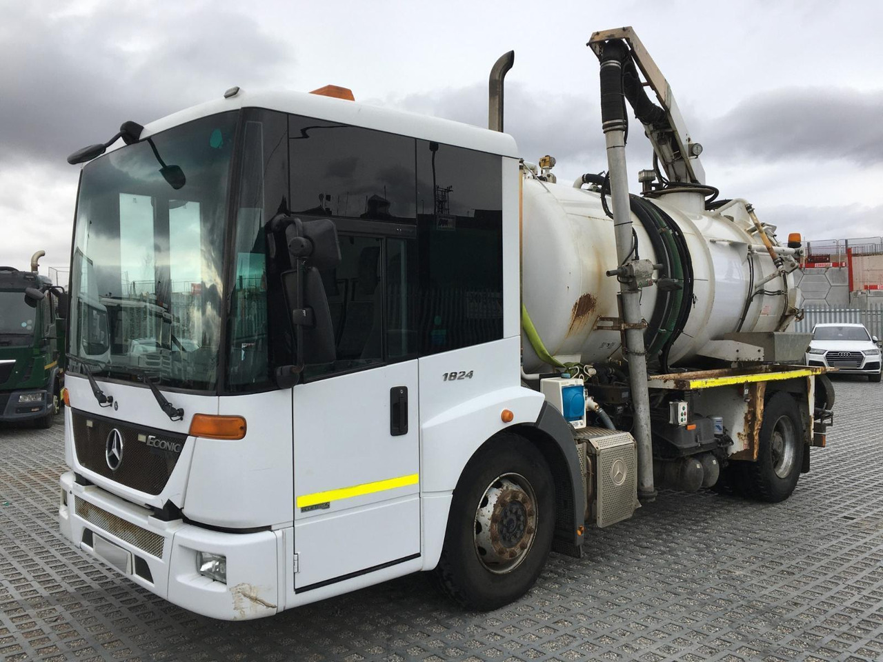 Mercedes-Benz Econic 1824 - فراغ شاحنة: صور 2 Mercedes-Benz Econic 1824 - فراغ شاحنة: صور 2