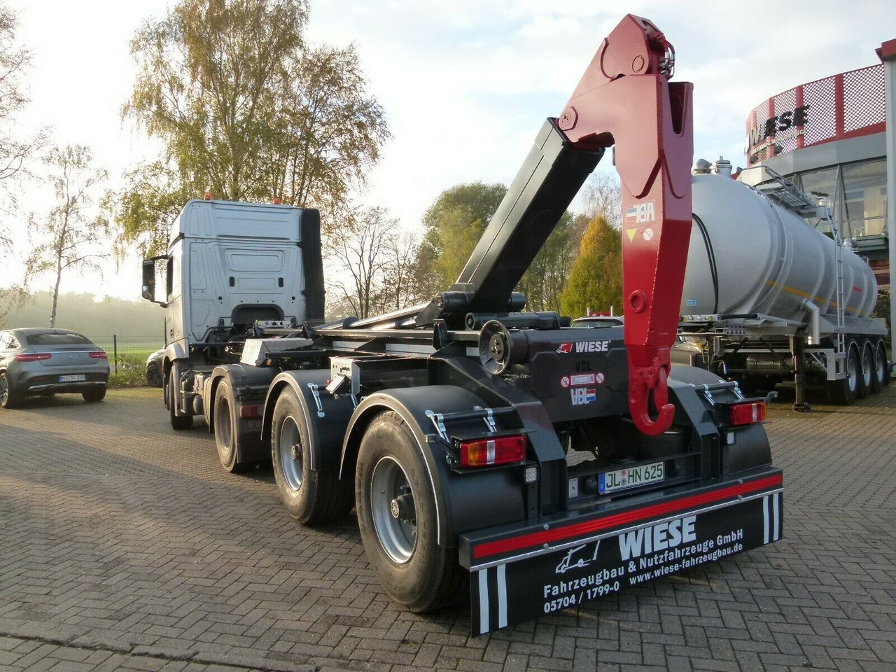 Auflieger Abrollkipper Hakenlift Agrarausführung - شاحنات الحاويات/ جسم علوي قابل للتغيير نصف مقطورة: صور 5 Auflieger Abrollkipper Hakenlift Agrarausführung - شاحنات الحاويات/ جسم علوي قابل للتغيير نصف مقطورة: صور 5