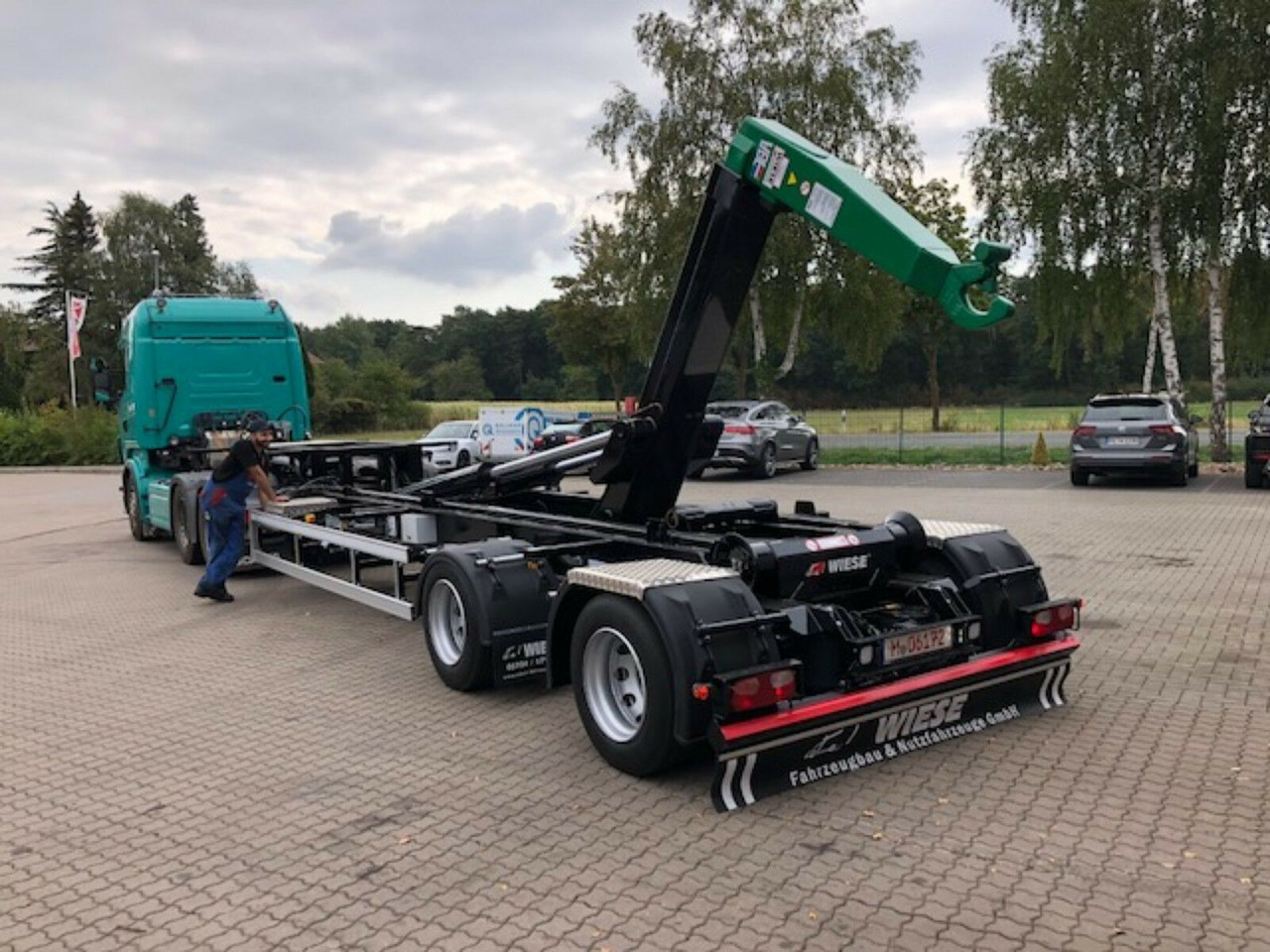 Auflieger Abrollkipper Hakenlift Hooklift - شاحنات الحاويات/ جسم علوي قابل للتغيير نصف مقطورة: صور 4 Auflieger Abrollkipper Hakenlift Hooklift - شاحنات الحاويات/ جسم علوي قابل للتغيير نصف مقطورة: صور 4