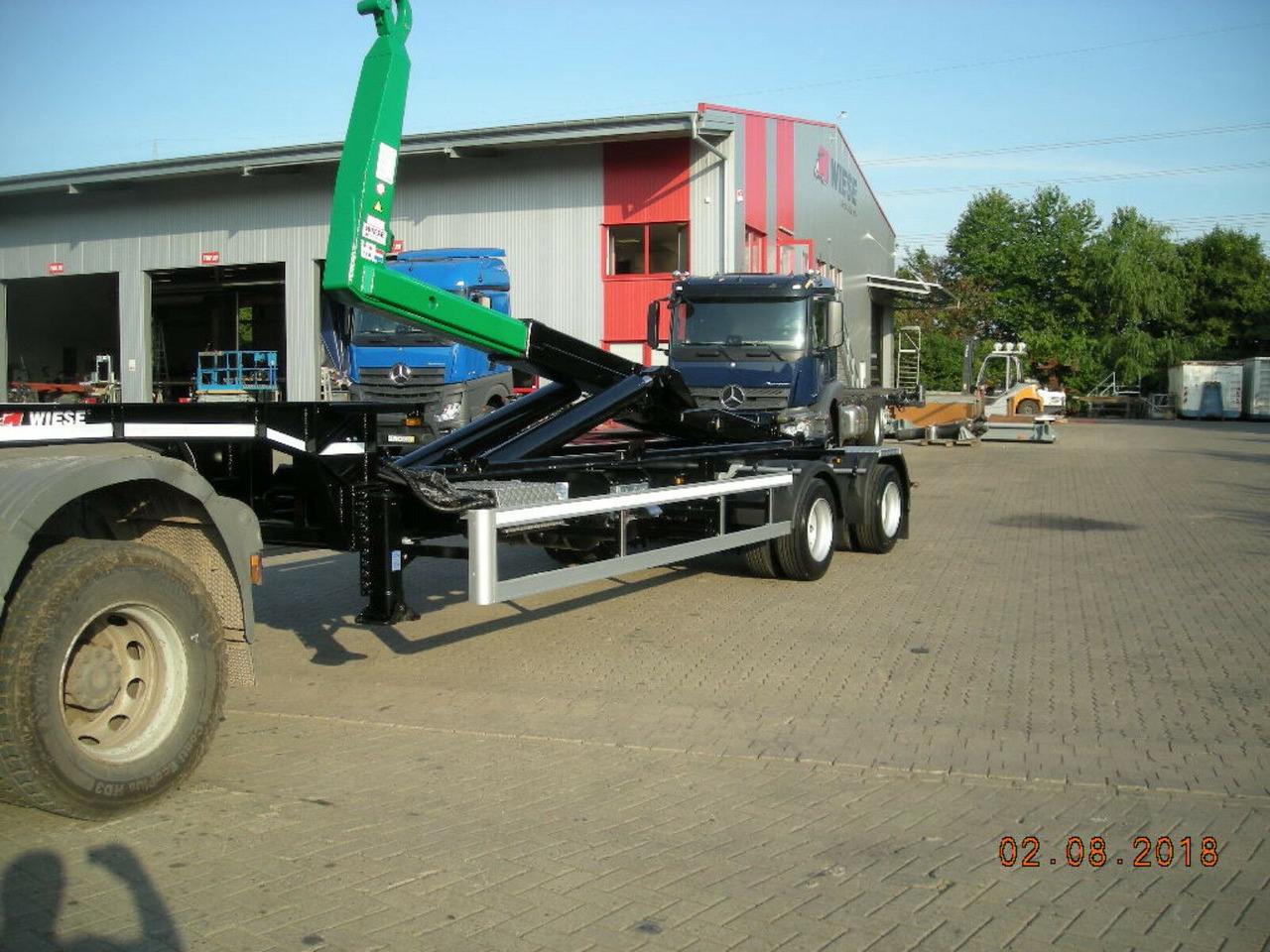 Auflieger Abrollkipper Hakenlift Hooklift - شاحنات الحاويات/ جسم علوي قابل للتغيير نصف مقطورة: صور 2 Auflieger Abrollkipper Hakenlift Hooklift - شاحنات الحاويات/ جسم علوي قابل للتغيير نصف مقطورة: صور 2