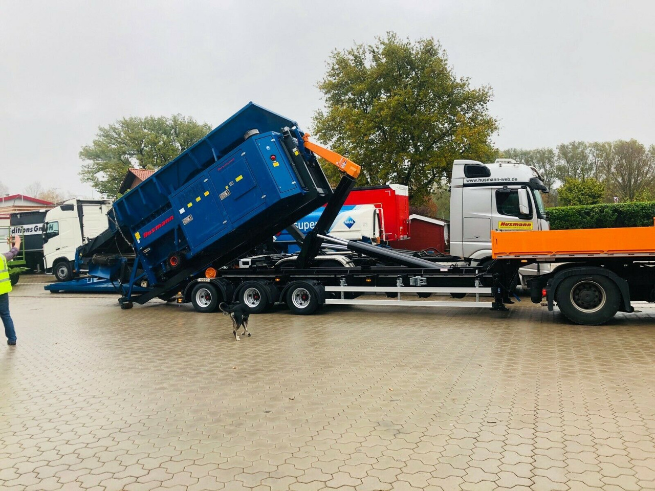 Auflieger Abrollkipper Hakenlift Hookliftloader - شاحنات الحاويات/ جسم علوي قابل للتغيير نصف مقطورة: صور 5 Auflieger Abrollkipper Hakenlift Hookliftloader - شاحنات الحاويات/ جسم علوي قابل للتغيير نصف مقطورة: صور 5