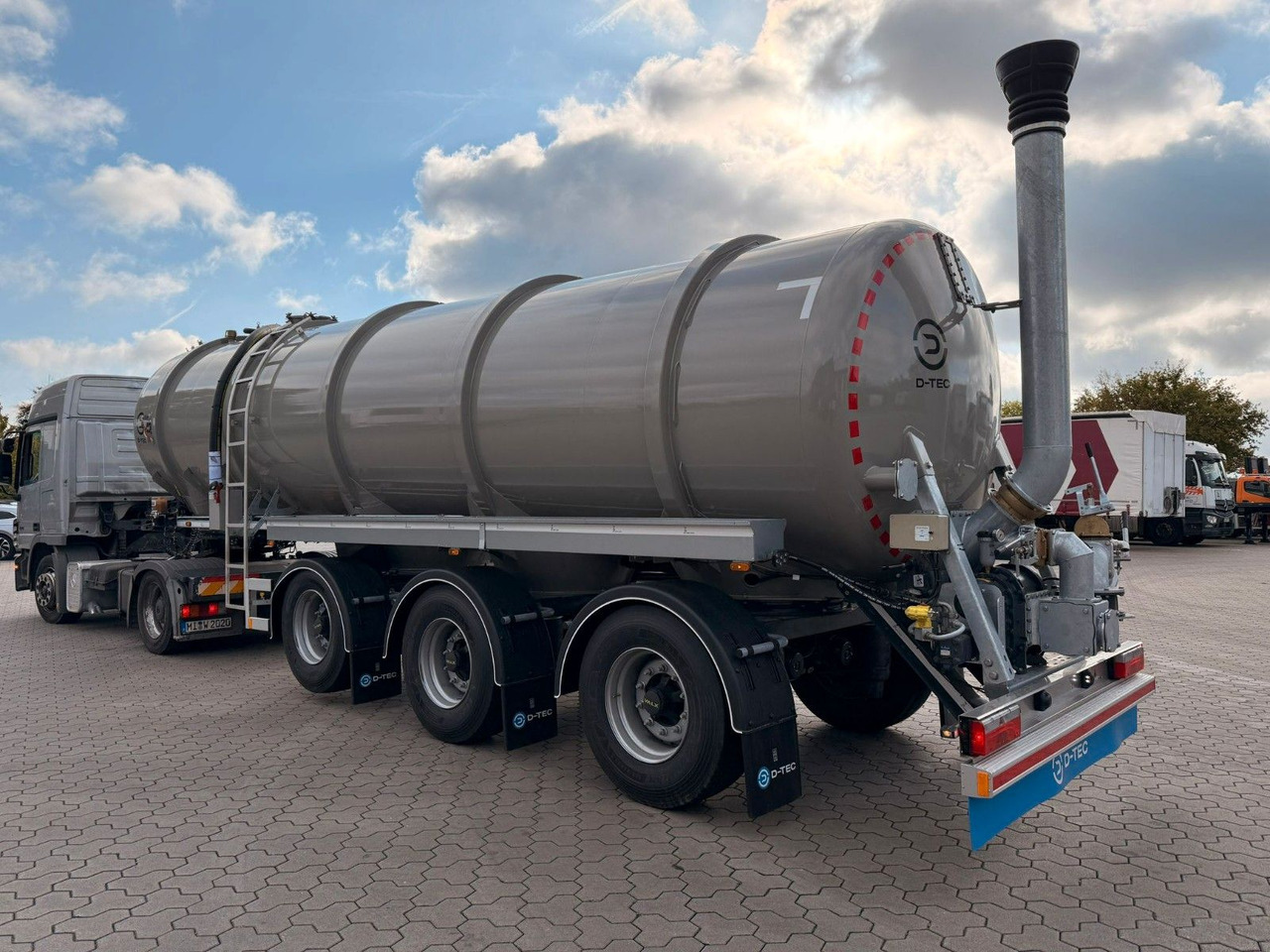 D-TEC Gülletanker 30m³ mit Zwangslenkung - نصف مقطورة صهريج: صور 3 D-TEC Gülletanker 30m³ mit Zwangslenkung - نصف مقطورة صهريج: صور 3