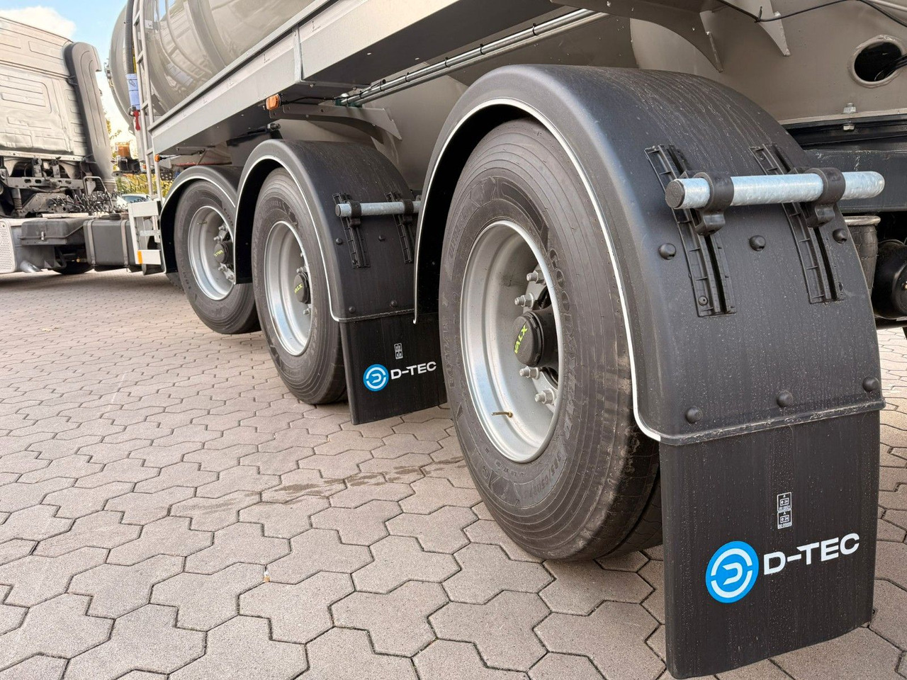 D-TEC Gülletanker 30m³ mit Zwangslenkung - نصف مقطورة صهريج: صور 2 D-TEC Gülletanker 30m³ mit Zwangslenkung - نصف مقطورة صهريج: صور 2