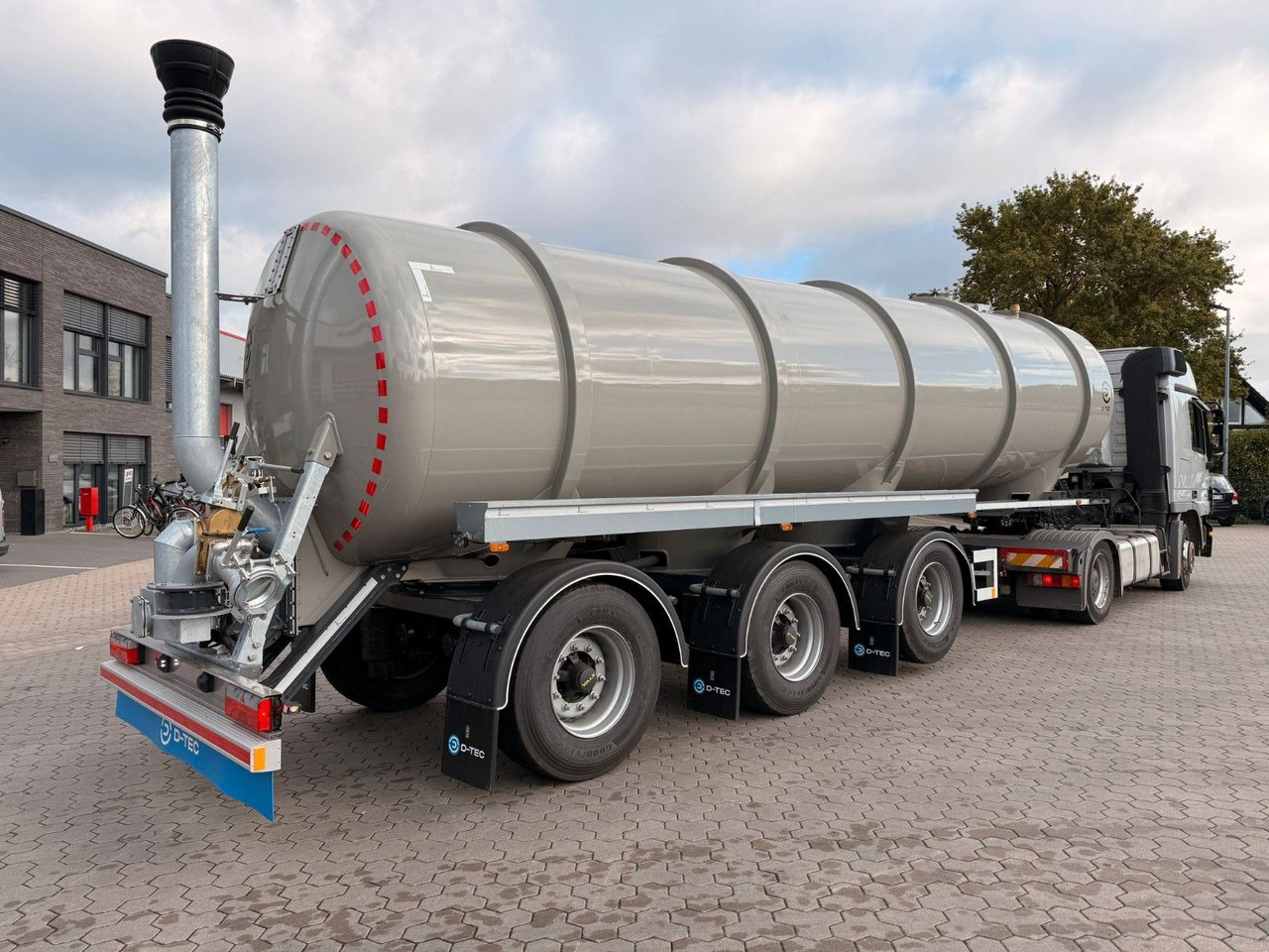 D-TEC Gülletanker 30m³ mit Zwangslenkung - نصف مقطورة صهريج: صور 4 D-TEC Gülletanker 30m³ mit Zwangslenkung - نصف مقطورة صهريج: صور 4
