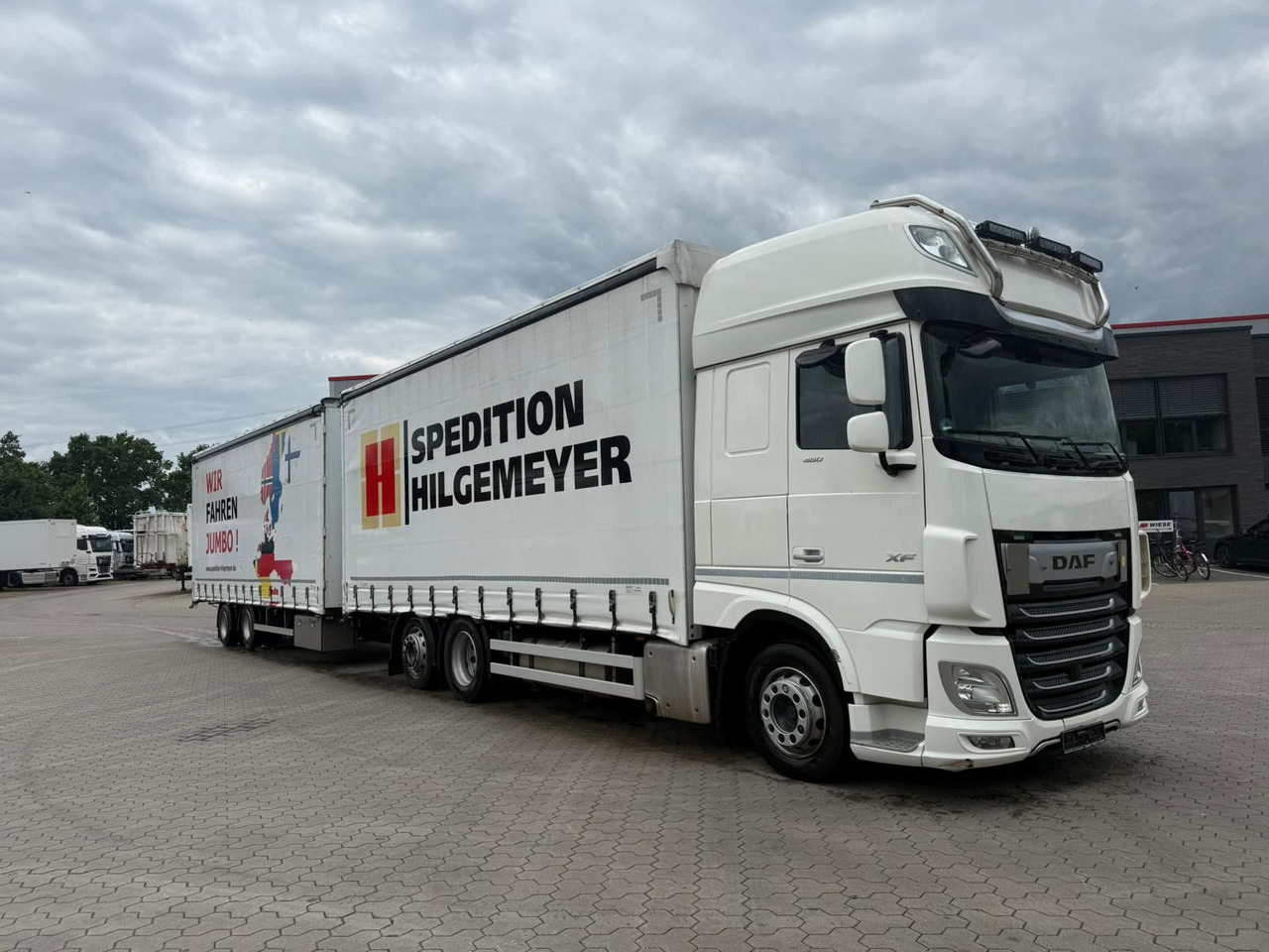DAF XF 480 FAN LowDeck 6x2 Jumbo Inklusive Anhänger - شاحنة ستارة: صور 1 DAF XF 480 FAN LowDeck 6x2 Jumbo Inklusive Anhänger - شاحنة ستارة: صور 1