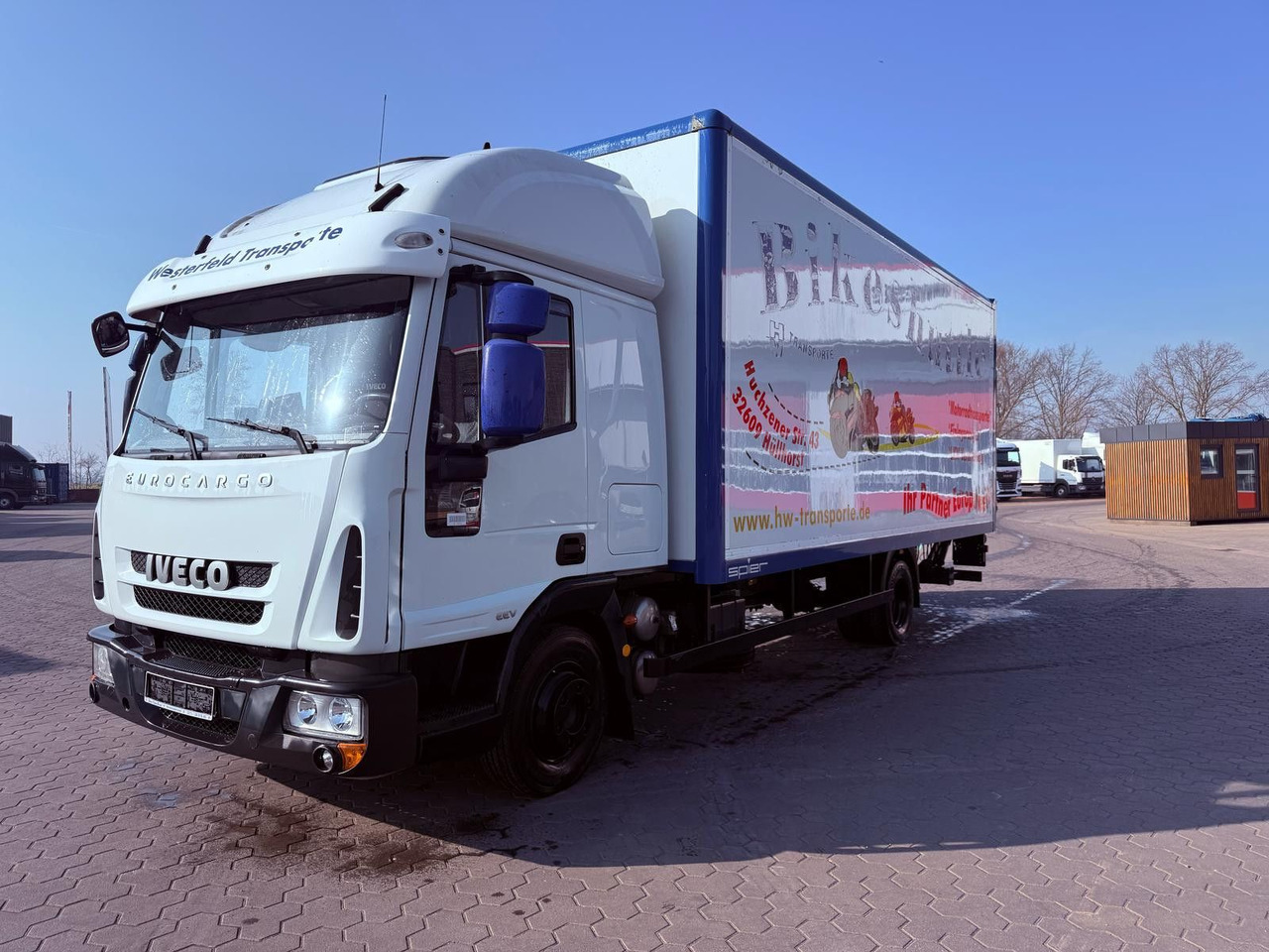 Iveco EEV 80E22 EuroCargo Koffer mit Ladebordwand 1T - الشاحنات الصغيرة صندوق مغلق: صور 2 Iveco EEV 80E22 EuroCargo Koffer mit Ladebordwand 1T - الشاحنات الصغيرة صندوق مغلق: صور 2
