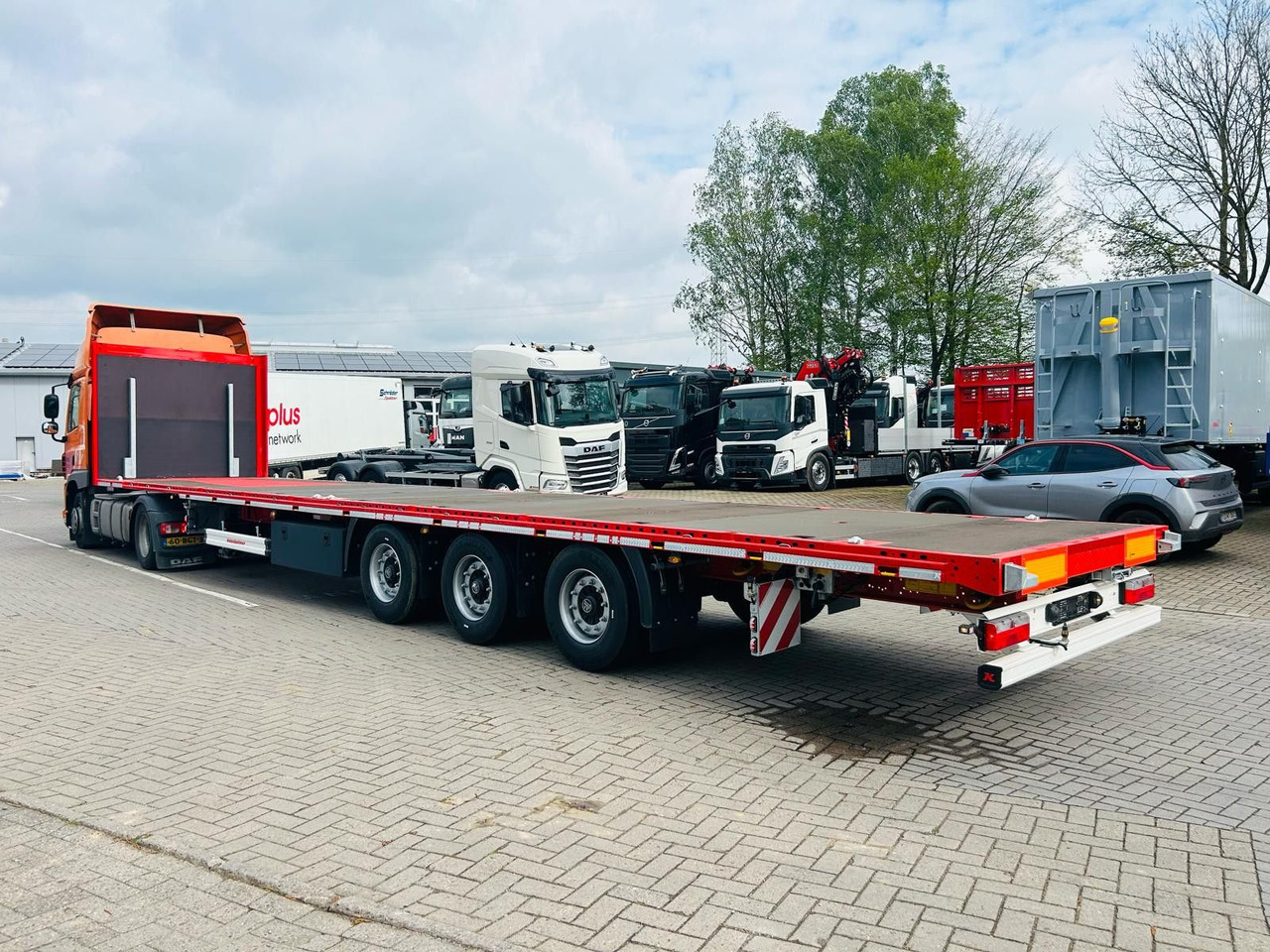 Kässbohrer K.SFS M Mega Plattform Auflieger Sofort Verfügba - نصف مقطورة مسطحة: صور 3 Kässbohrer K.SFS M Mega Plattform Auflieger Sofort Verfügba - نصف مقطورة مسطحة: صور 3