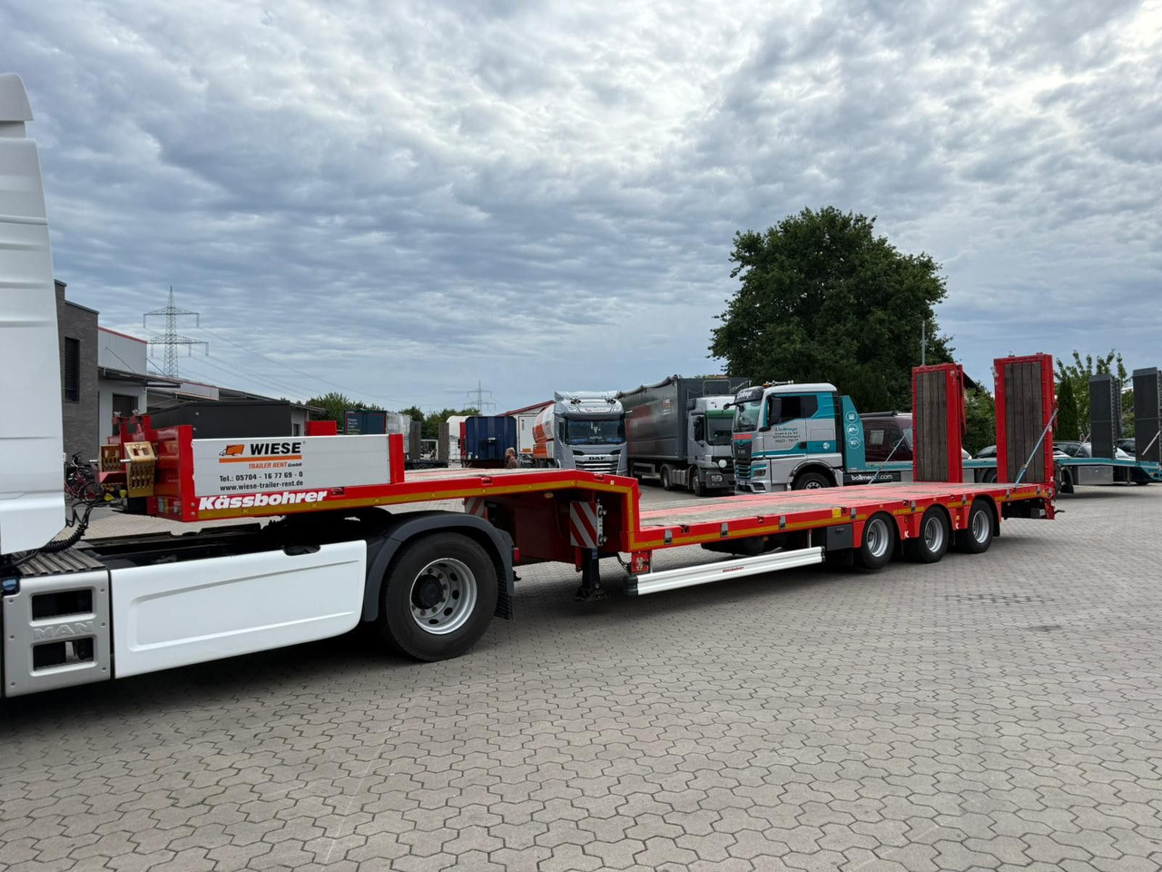 Kässbohrer K.SLS ECO Tieflader mit hydraulischen Rampen - عربة مسطحة منخفضة نصف مقطورة: صور 4 Kässbohrer K.SLS ECO Tieflader mit hydraulischen Rampen - عربة مسطحة منخفضة نصف مقطورة: صور 4