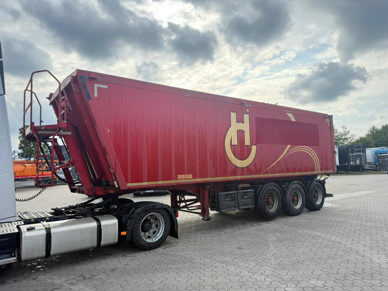 Kempf SKM Alu Kippmulde 50 m³, TÜV neu - قلابة نصف مقطورة: صور 2 Kempf SKM Alu Kippmulde 50 m³, TÜV neu - قلابة نصف مقطورة: صور 2