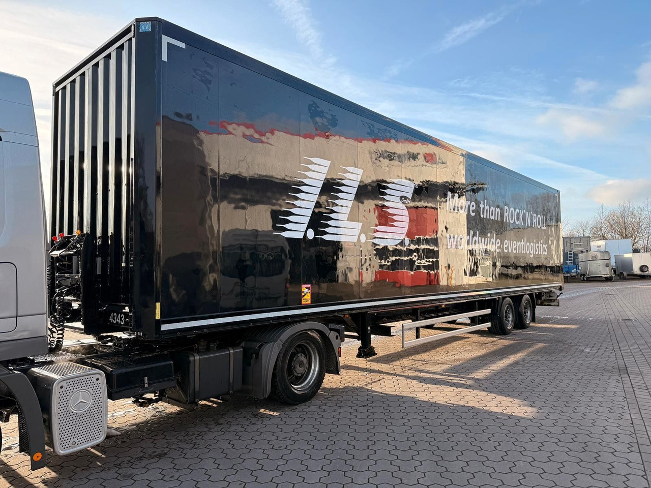 Krone SZ - Mega Koffer mit Rampenhalterung - بصندوق مغلق نصف مقطورة: صور 1 Krone SZ - Mega Koffer mit Rampenhalterung - بصندوق مغلق نصف مقطورة: صور 1