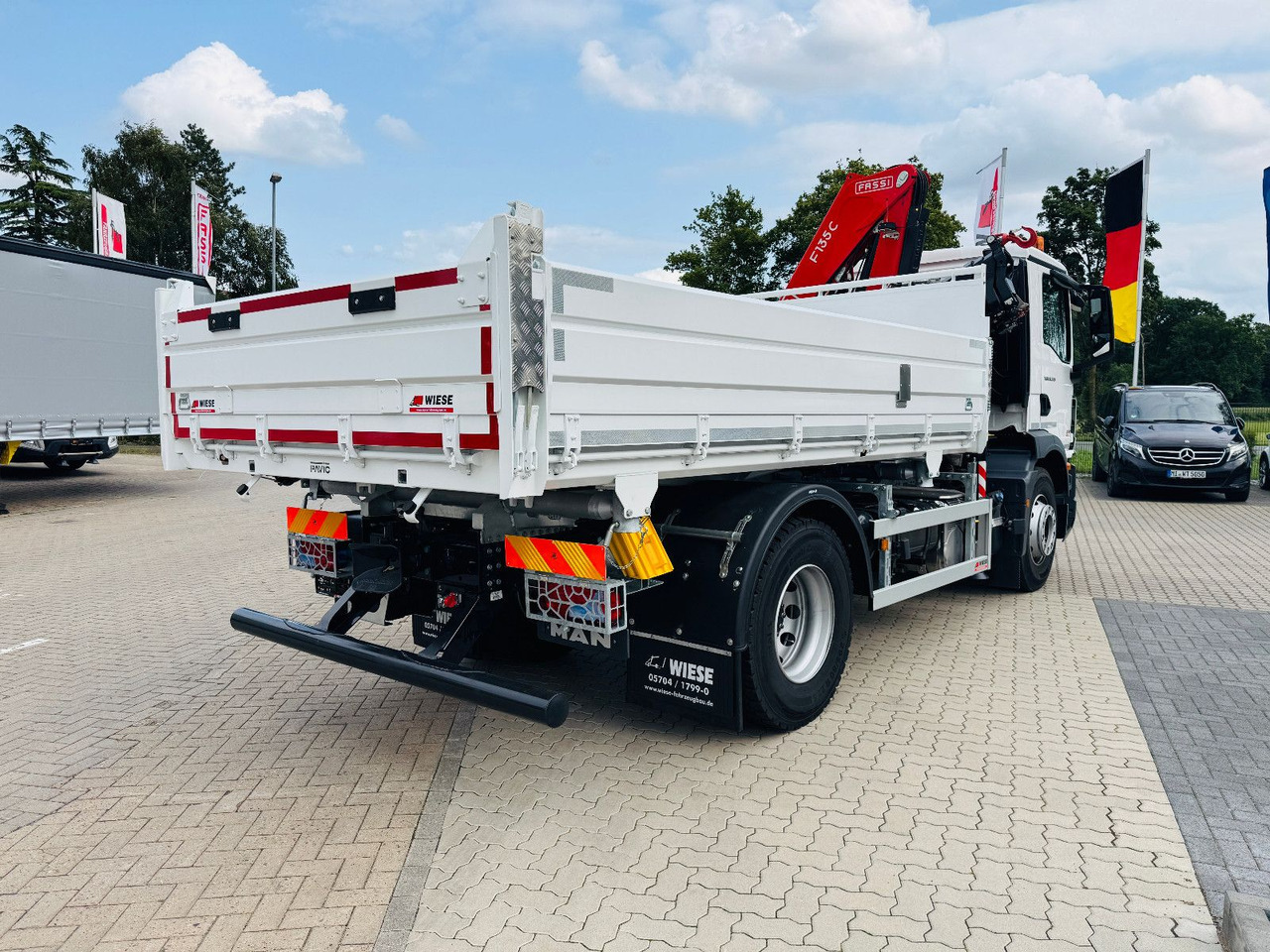 MAN 18.320 4x2 mit Fassi Ladekran Sofort Verfügbar - قلابات, شاحنة كرين: صور 3 MAN 18.320 4x2 mit Fassi Ladekran Sofort Verfügbar - قلابات, شاحنة كرين: صور 3