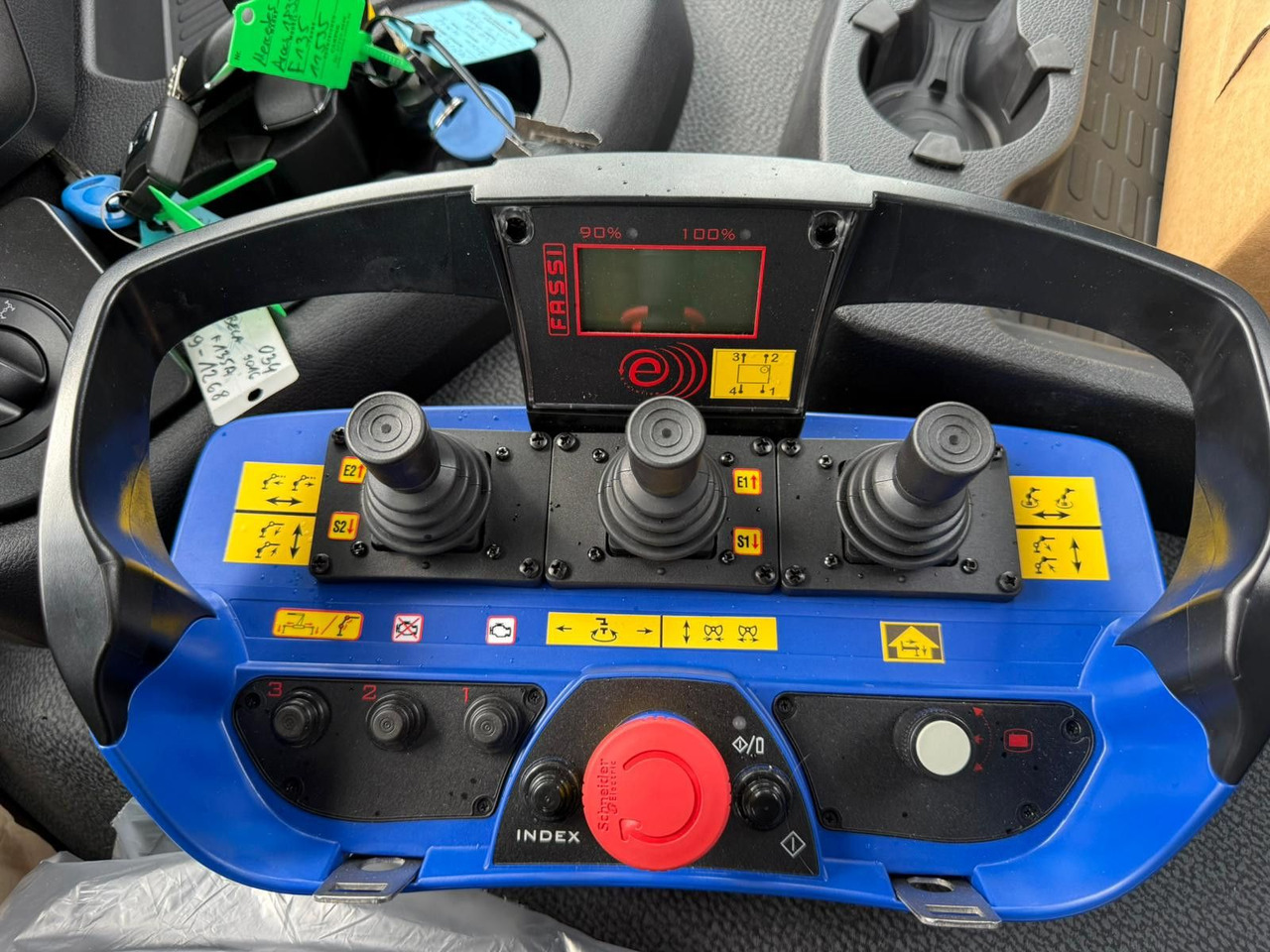 قلابات, شاحنة كرين MAN 18.320 4x4 mit Fassi Ladekran Sofort Verfügbar: صور 15