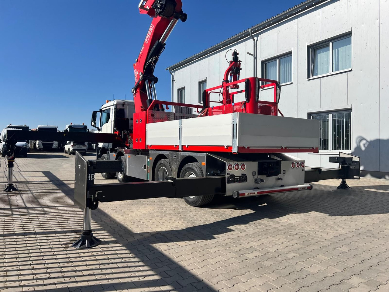 MAN 8x4 mit F1150RA.2.28 L616 Winde, 2.per. Korb - شاحنات مسطحة, شاحنة كرين: صور 3 MAN 8x4 mit F1150RA.2.28 L616 Winde, 2.per. Korb - شاحنات مسطحة, شاحنة كرين: صور 3